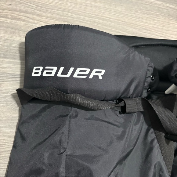 Bauer Toews Youth Large Pre Owned Black Hockey Pants - Picture 4 of 9